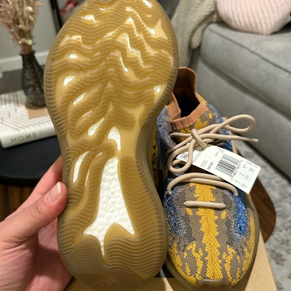 Yeezy Boost 380’s - BRAND NEW, never worn! - Picture 3 of 6